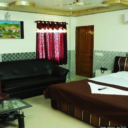 Hotel Manorama Inn Khammam Eksteriør bilde