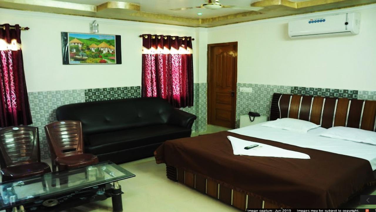 Hotel Manorama Inn Khammam Eksteriør bilde